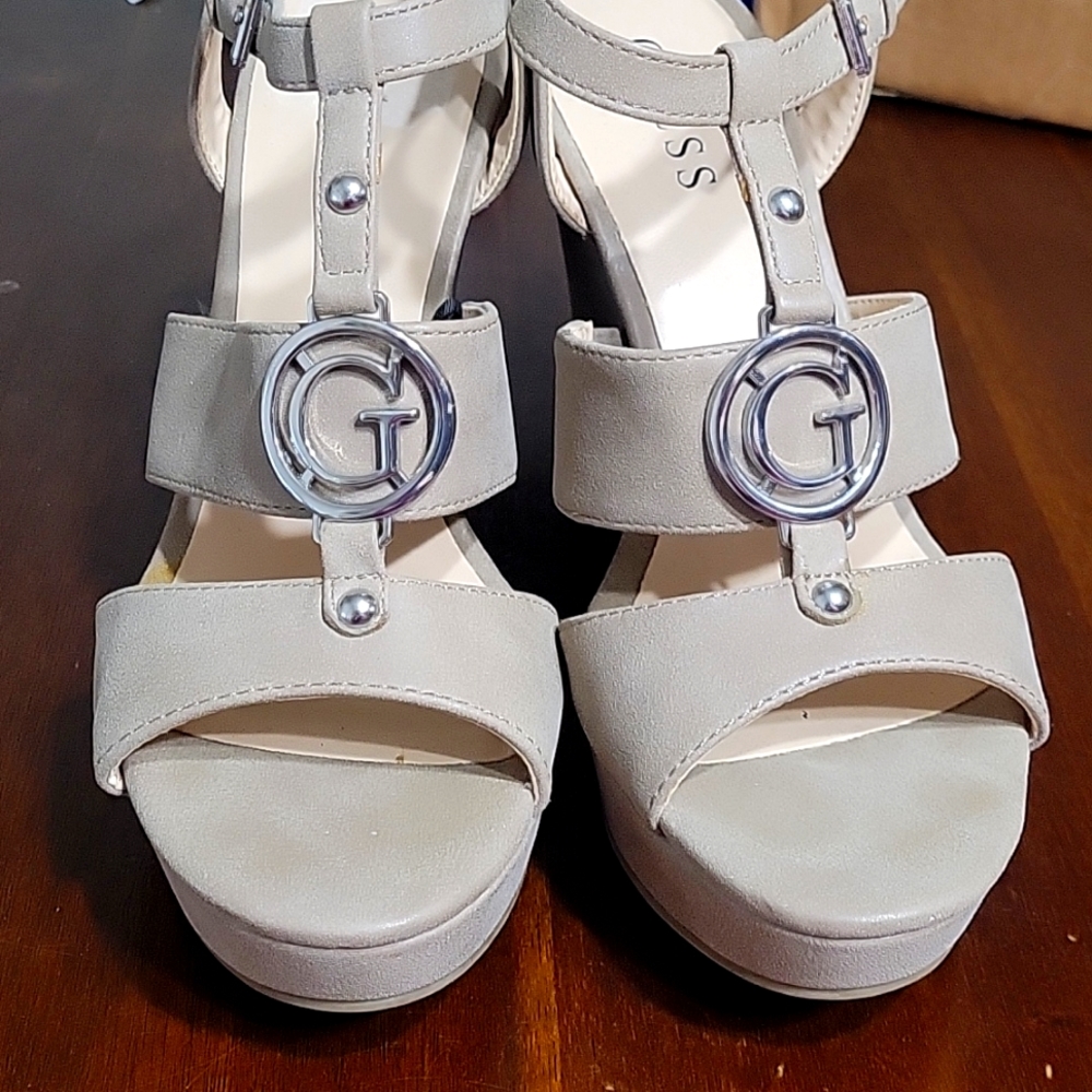 Women's wedged heel
